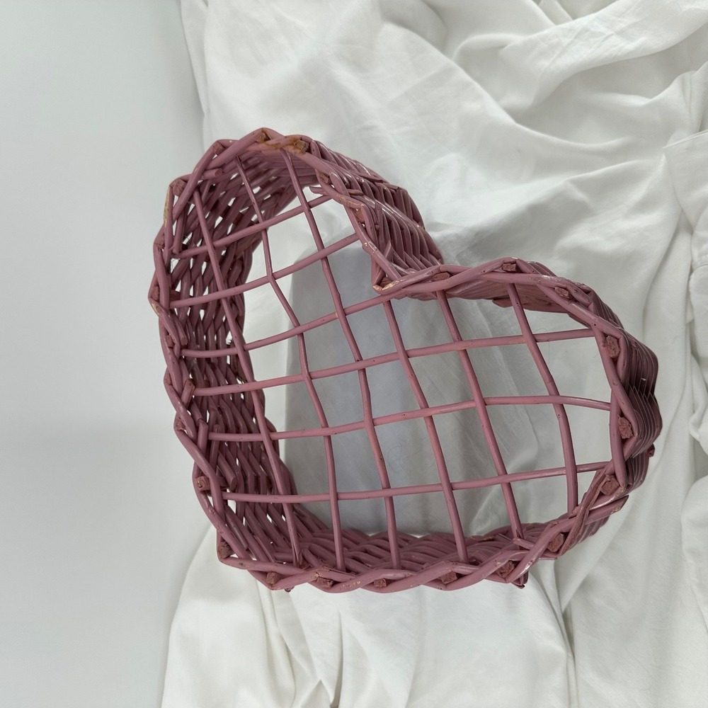 Wicker Heart Basket Mauve Purple Excellent Woven Storage Decor Cottagecore Boho